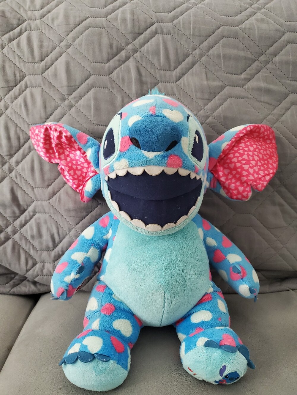 Build a Bear Disney Valentines Love Stitch Hearts print Beating heart
